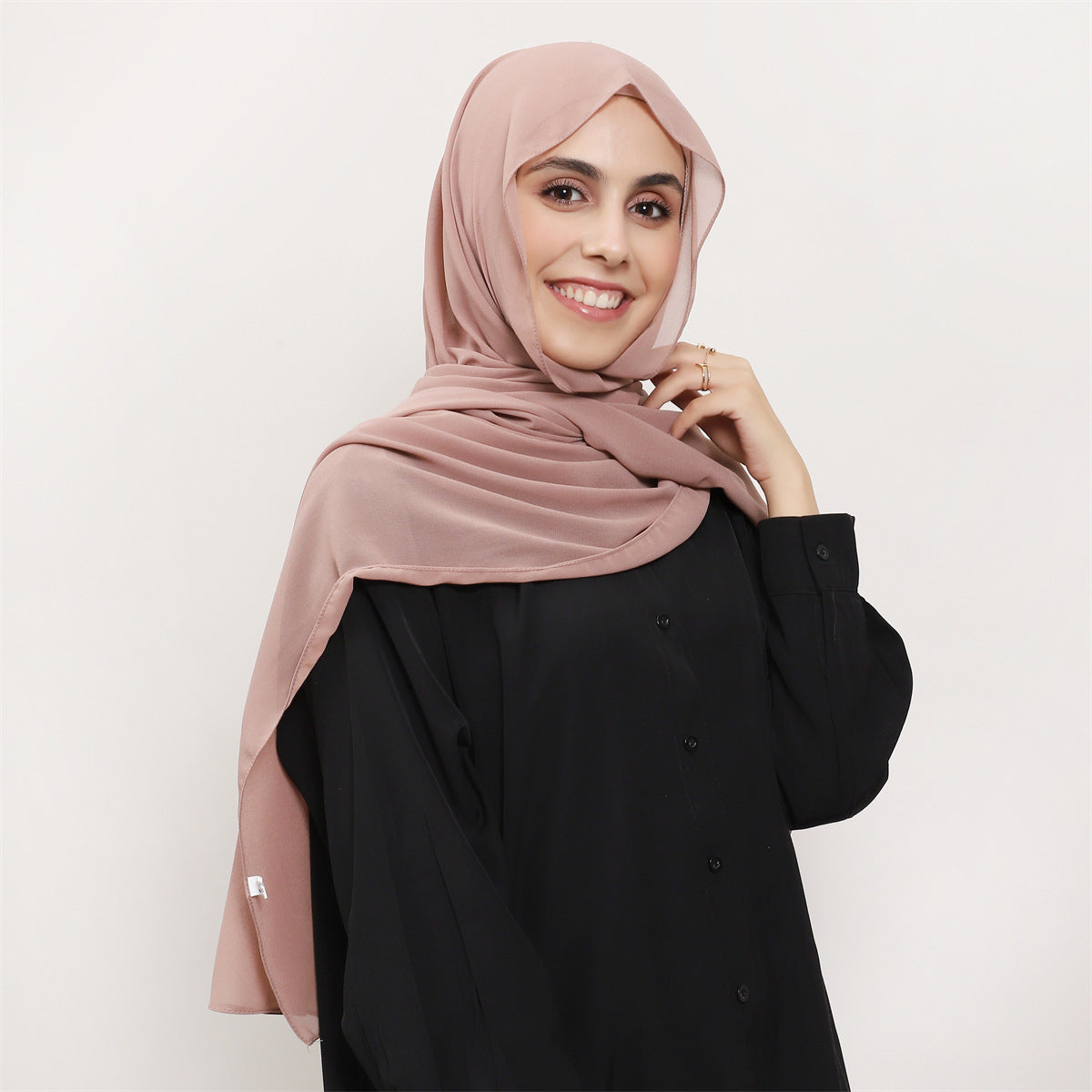 Hijab Mousseline (Chiffon) Uni à Perles – Voile avec bonnet Élégant