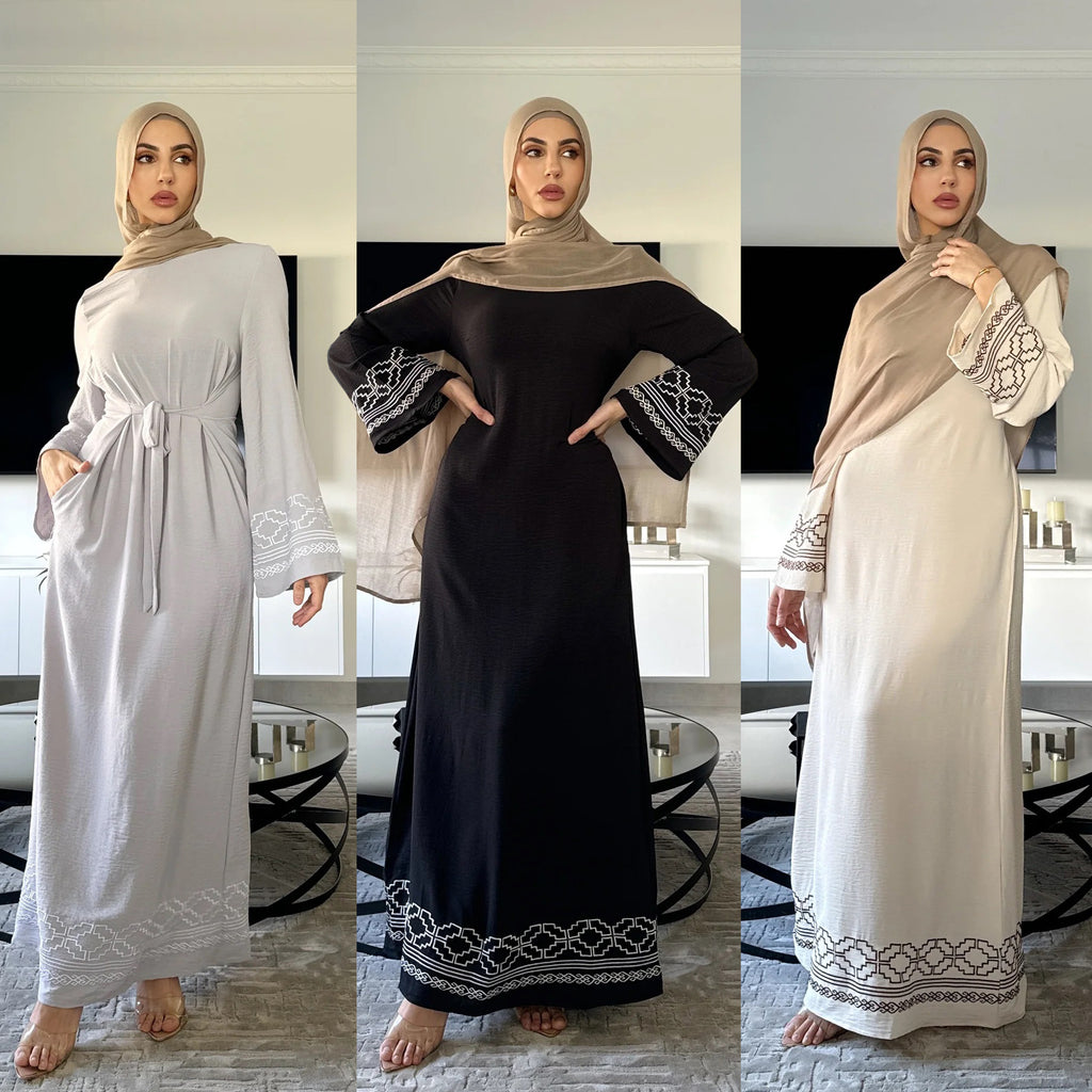 Abaya à Manches Évasées Brodées – Robe Longue Modeste à Broderies Géométriques, Ceinture Ajustable