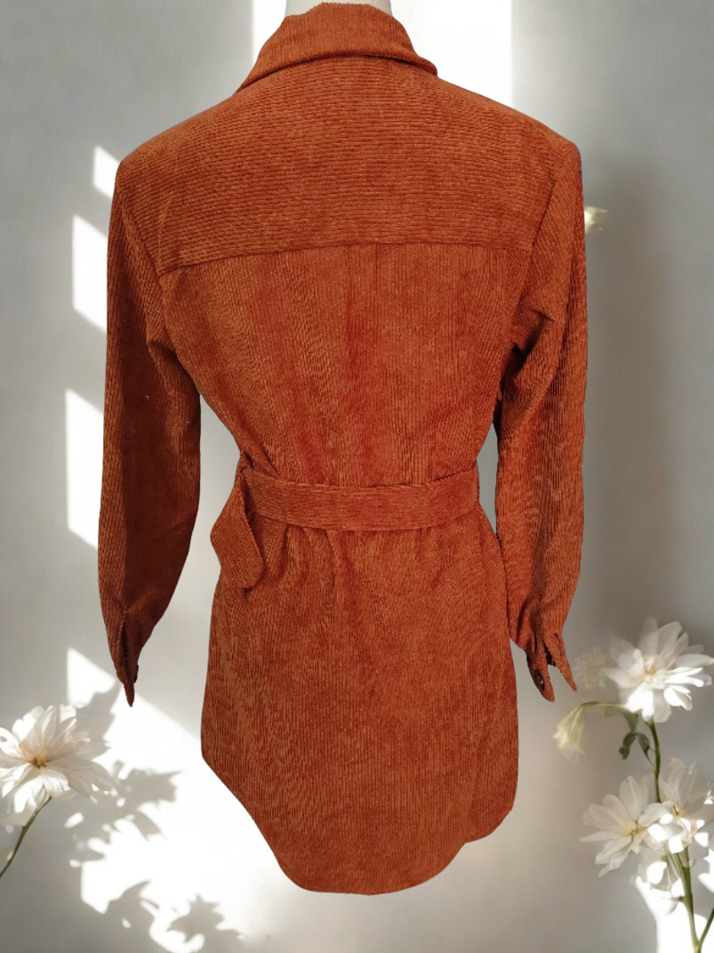Robe-Chemise Amira- Velours Côtelé, Élégance Décontractée avec Ceinture