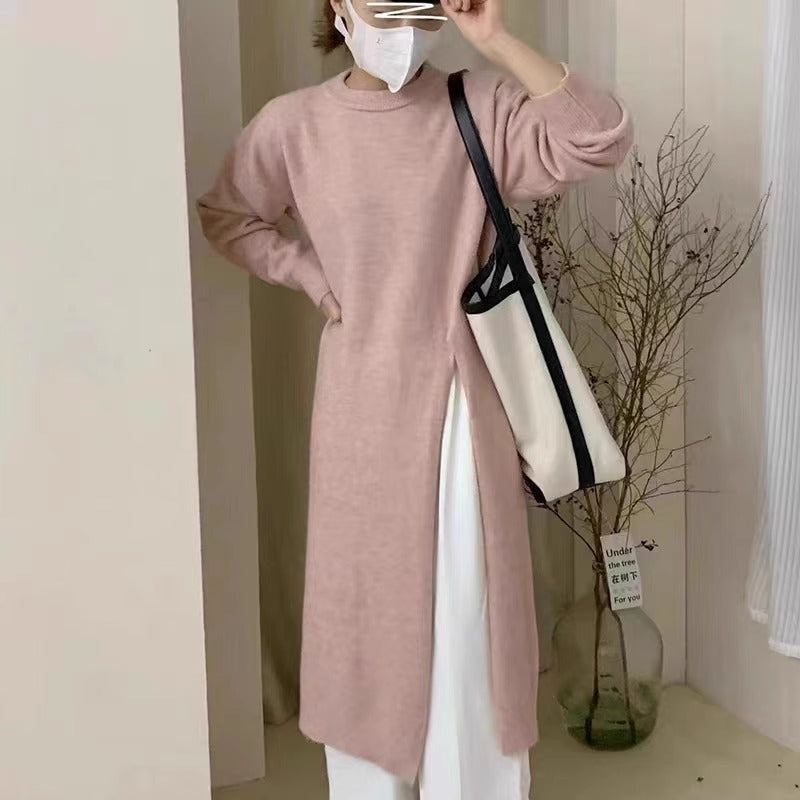 Robe Pull Alia Tricotée Longue à Fente – Style Décontracté Chic & Moderne