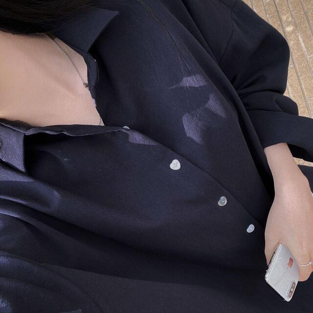 Chemise Oversize à Manches Longues – Coupe Ample & Minimaliste