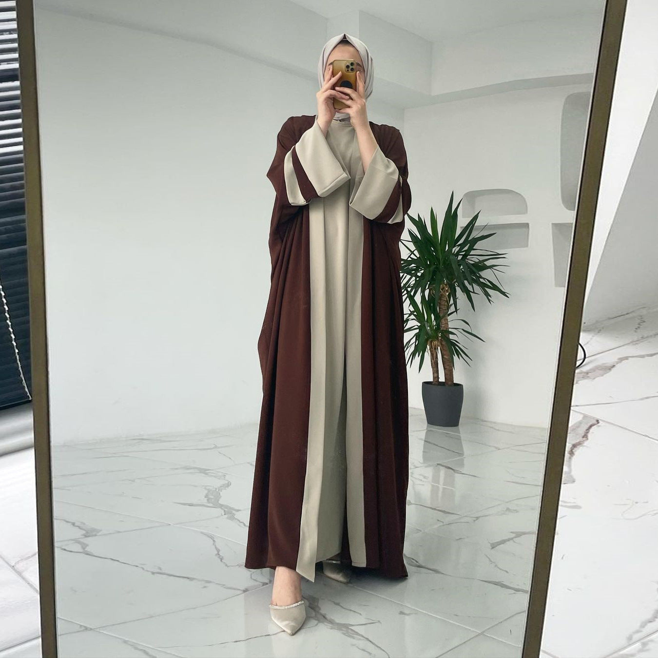 Abaya à coupe parapluie et manches évasées | Deux Pièces – Robe Longue & Kimono Contrasté